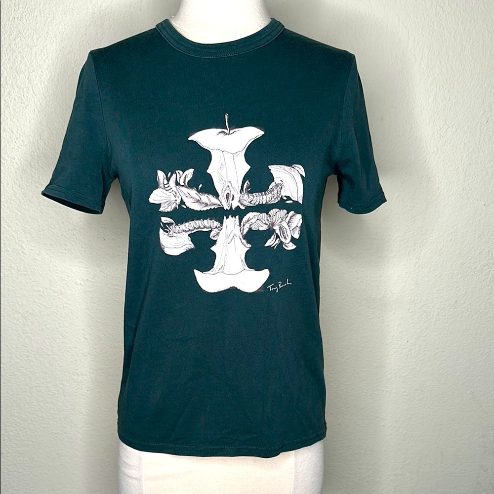 NWOT Tory Burch Apple T Shirt Green Size XS Quiet Luxury Classic New York City - Picture 2 of 9